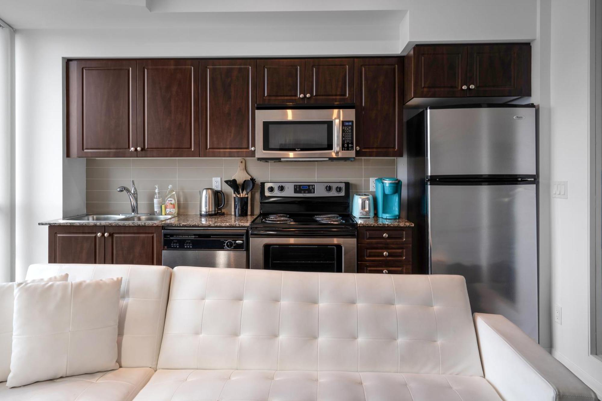 Downtown Toronto 1 Bdrm Condo With Parking And Views Ngoại thất bức ảnh